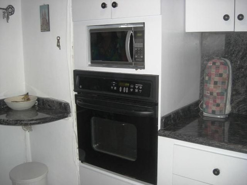 Imagen 11 de 14 de Cómodoy Bonito Apartamento En Los Chorros 22-9709