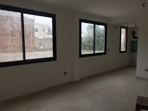 Imagen 7 de 18 de Departamento Tipo Casa En Permuta En Lanus Este