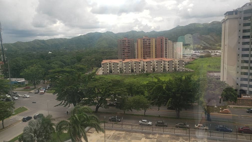 Imagen 7 de 14 de Oficina En Urb. Las Quintas, C.c Cristal - Naguanagua