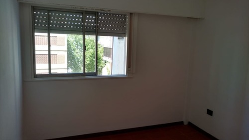 Imagen 10 de 15 de Departamento 3 Ambientes. Balcón. Lavadero. Zona Plaza Colon.
