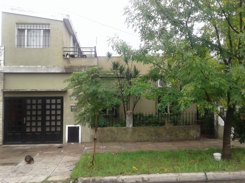 Casa Para 2 Familias En Venta - Moron 