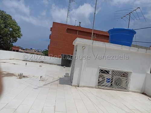 Imagen 17 de 27 de Casa Comercial Y Residencial En Catia La Mar A Pie De Calle Con Local Comercial 22-8083