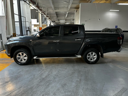 Mitsubishi L200 2.4 Cabina Doble 4x2 Mt