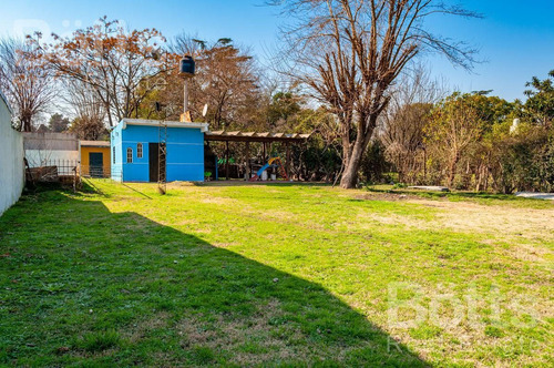 Imagen 8 de 11 de Venta De Monoambiente Divisible Con Sector De Quincho Y Parrilla En Amplio Lote En Trujui - Moreno
