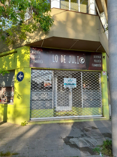 Imagen 1 de 1 de Local Comercial Céntrico En Venta Rivadavia E Ituzaingo, Luj