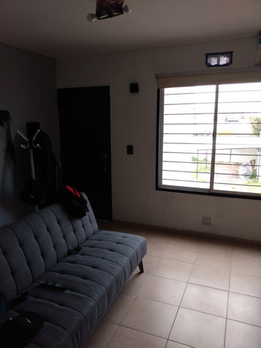 Imagen 2 de 14 de Departamento De Dos Ambientes Con Cochera En Moron Sur