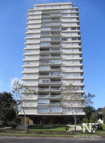 Hermoso Departamento En Venta En Edificio Dormar