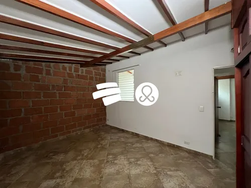 Casa En Venta A Dos Cuadras Del Parque De Bello
