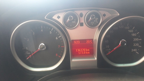 Imagem 3 de 15 de Ford Focus Sedan 2011 2.0 Ghia Flex 4p