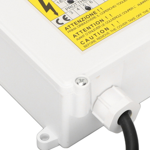 Y Caja De Control Del Controlador De Bomba Con Protección