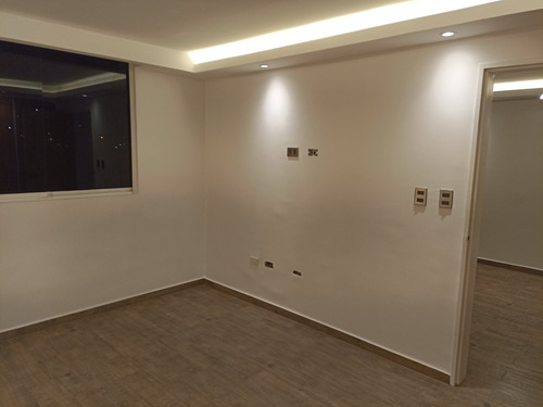 Imagen 7 de 11 de Venta Colinas De La Tahona Apto 1 Hab 2 Baños Remodelado 1 P