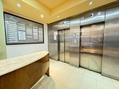 Venta Oficinas En Galeria Rosario. Centro, Rosario