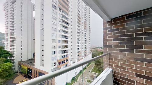 Imagen 2 de 13 de Apartamento Con Modernos Acabados, Iluminado. Bien Distribuido.