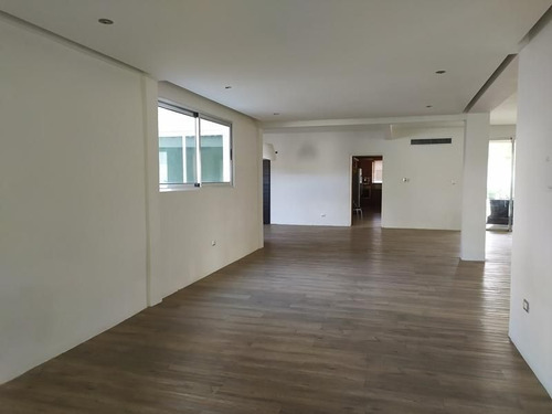 Imagen 3 de 14 de Casa En Venta En Guataparo Country Club Valencia 22-3990 Rentahouse Concepto