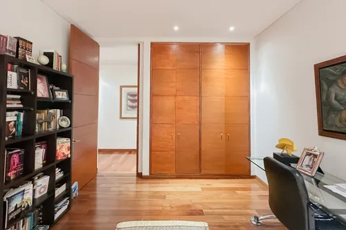 Apartamento En Arriendo En Los Rosales. Cod A7248