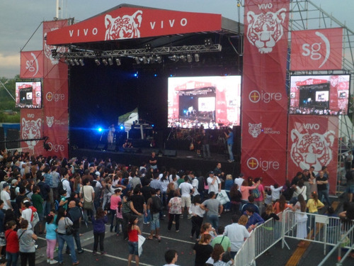 Imagen 7 de 8 de Cabina Dj Con Telón De Leds 25 Milimetros. Precio A Convenir