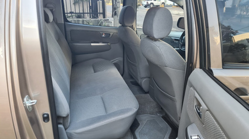 Toyota Hilux Srv 3.0 4x2 Mt