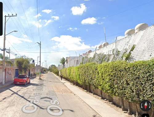 Casa Ubicada En Colonia Praderas De San Antonio, Zapopan, Jalisco. Con 3 Recamaras Y 178m2. Muy Cerca De Walmart Calandrias.