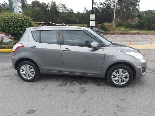 Suzuki Swift 1.2 Hatchback Versión Full Equipo