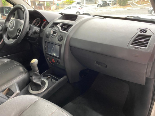 Renault Megane 1.6 DYNAMIQUE GRAND TOUR 16V FLEX 4P MANUAL