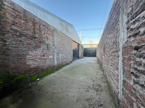 Se Arrienda Bodega Con Amplias Oficinas