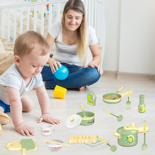 Los Niños Fingen Jugar Al Juego De Cocina Juego De Utensilio