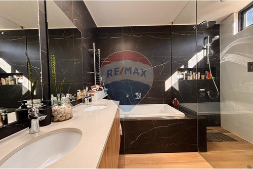 Venta Casa En Valle Escondido ,en Condominio