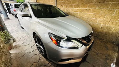 Nissan Altima 2.5 Advance Navi Cvt