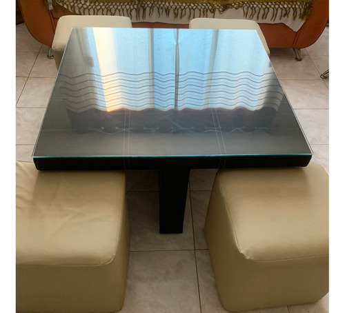 Mesa De Centro Con Taburetes