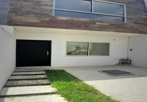 Casa A 5 M Inutos De Centro Comercial