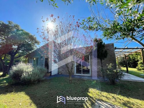 Imagen 1 de 22 de Casa En Venta En Punta Ballena, Zona De Las Grutas A Solo Dos Cuadras Del Mar !