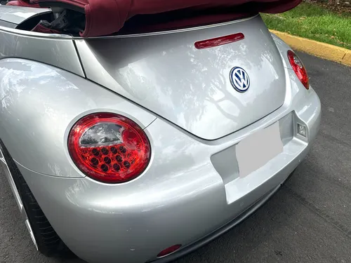 Volkswagen Beetle 2.0 Cabrio Turbo 5vel Piel Mt