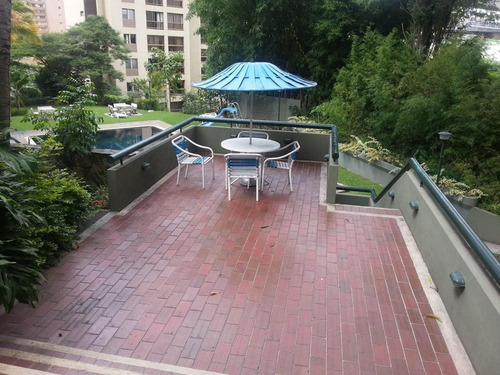 Cómodo Y Bello Apartamento En Venta Ubicado En El Marques 23-24824