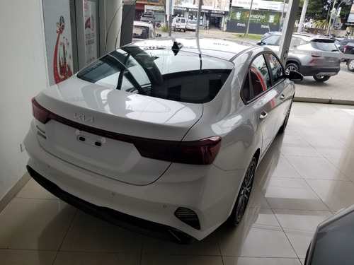 Imagen 3 de 9 de Kia Cerato Entrega Inmediata Vs Colores