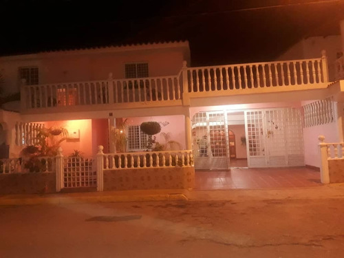 Casa En Venta Dos Niveles Res. Villa Ayacucho Av. Cancamure Cumaná Sucre Venezuela