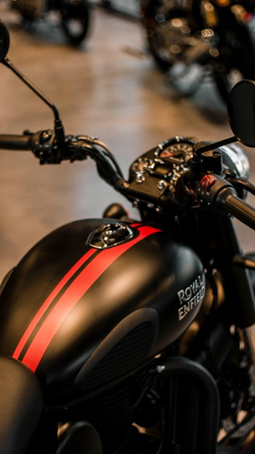 Imagen 11 de 15 de Royal Enfield Classic 350 Dark Stealth Black - Reserva Hoy