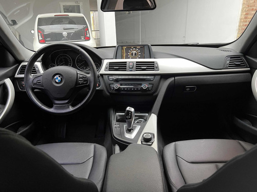 Imagen 6 de 11 de Bmw Serie 3 2013 2.0 320i Sedan At