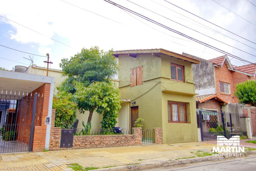 Casa En Venta En Martínez, 3 Ambientes, Ideal Para Refaccionar/ampliación. Lote 171 M2.
