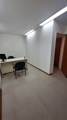 Alquiler De Espectacular Oficina En San Martin Centro. 140 M2