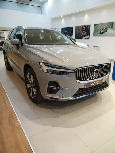 Volvo XC60 PLUS T8