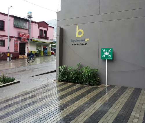 Arriendo Local En Bombona