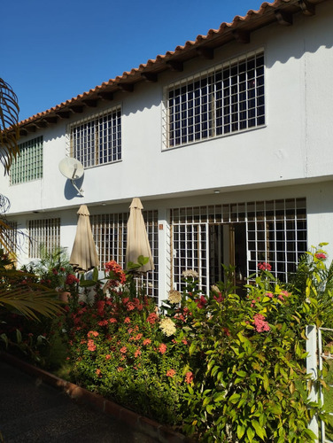 Vendo Casa En Maneiro De 3 Hab 3 Baños