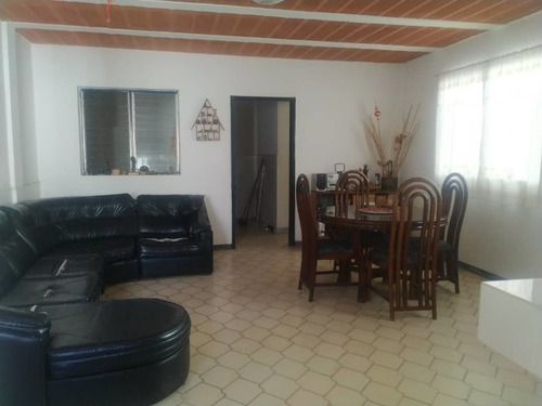 Imagen 3 de 14 de Casa + 2 Anexos En Urbanización Sant Omero Los Teques