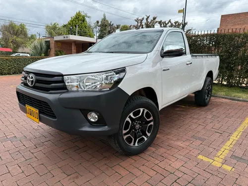Toyota Hilux 2.7cc Mt 2022
