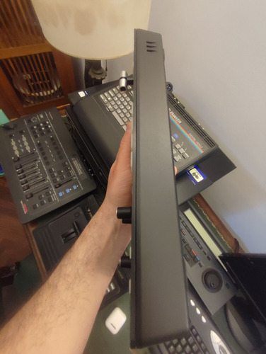 Roland V1hd Fhd Mixer De Video 220v (Usado)