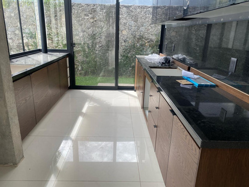 Hermosa Casa En Lomas De Cuernavaca Nueva En Privada Con P