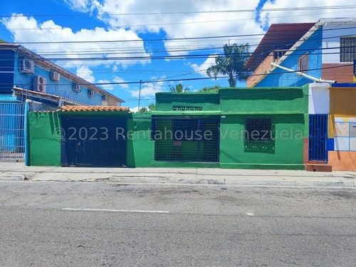 Casa Con Amplio Terreno En Venta En Zona Oeste De Barquisimeto Lara, Rc