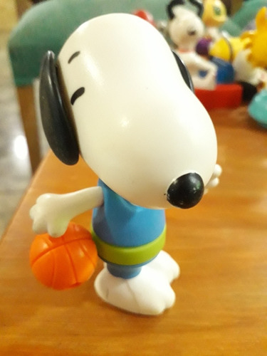 Imagen 3 de 7 de Lote De Juguetes Snoopy Mc Donals Y Burger King (6 Juguetes)