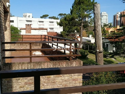 Imagen 2 de 16 de Venta Apartamento 2 Dormitorios, Playa Mansa, Punta Del Este