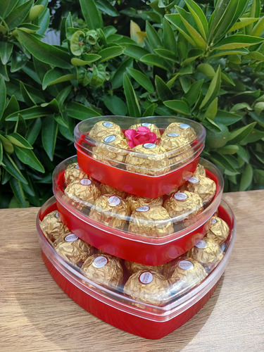 Regalo Personalizado Sorpresa Torre3 Corazones 36 Ferrero